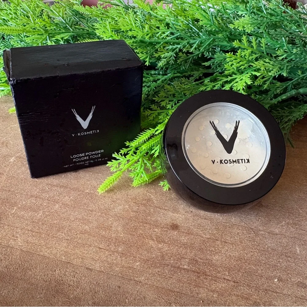 5/$30 V. KOSMETIK Lightweight Powder - Cool Neutral 8g / 0.28 us oz NWT
